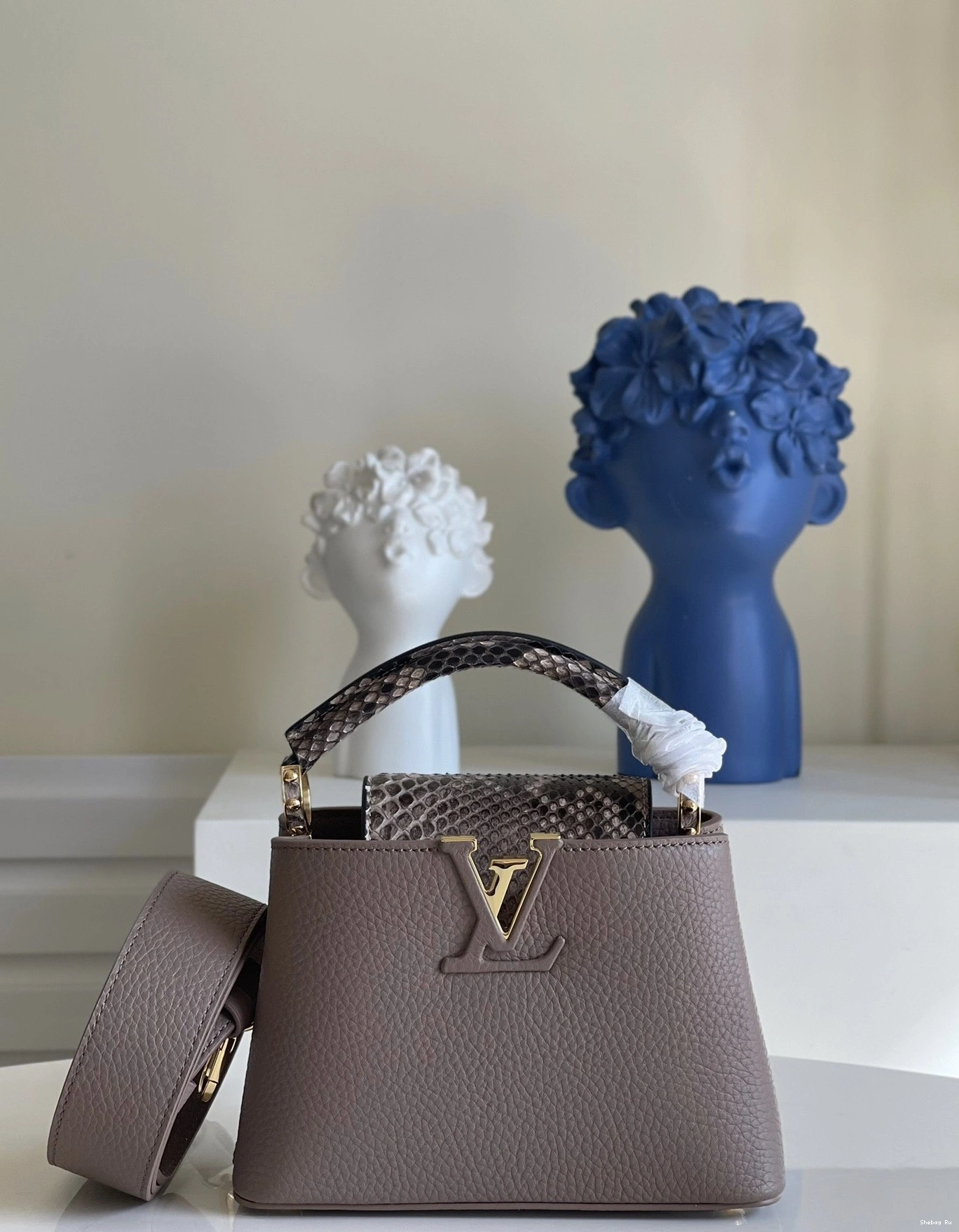 MINI LOUIS CAPUCINES VUITTON 0725
